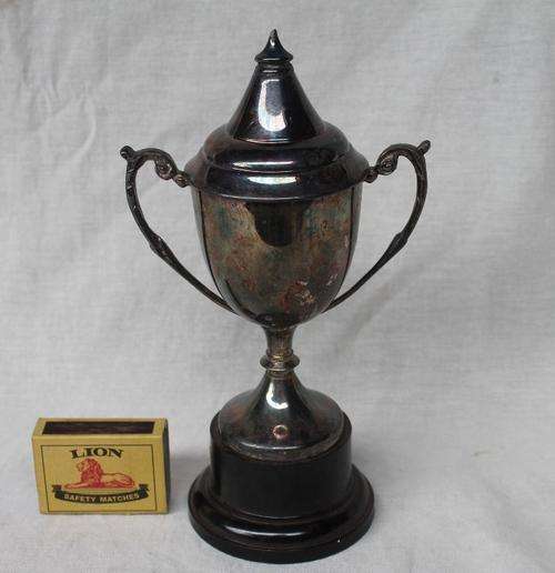 VINTAGE TROPHY
