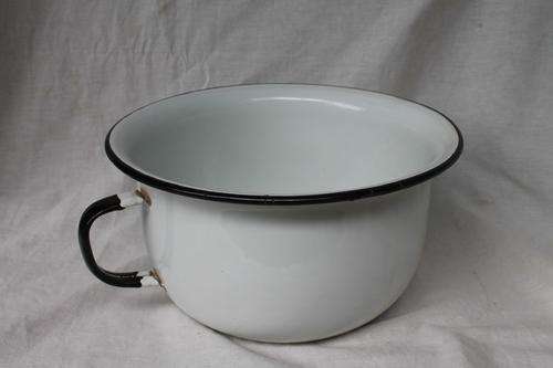 VINTAGE CHAMBER POT