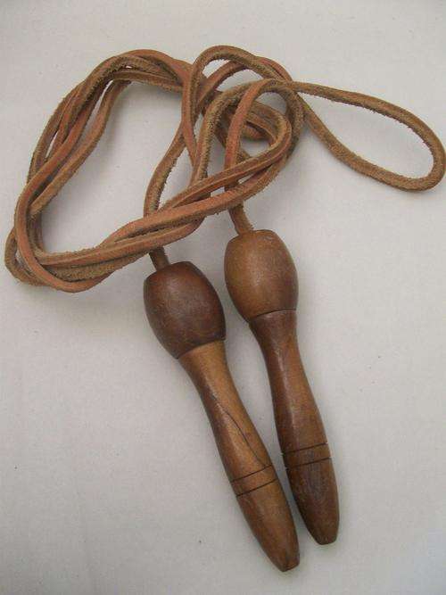 VINTAGE LEATHER SKIPPING ROPE