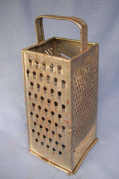 VINTAGE GRATER