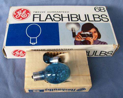 VINTAGE GENERAL ELECTRIC FLASH BULBS X12