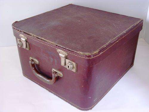 VINTAGE VANITY/HAT CASE