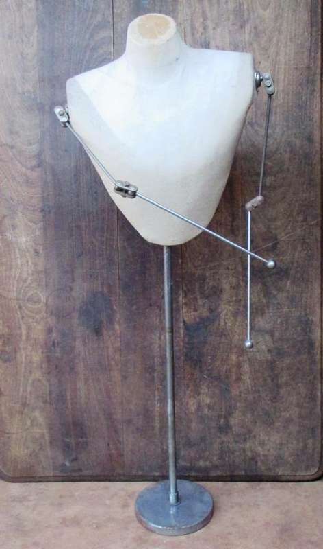 VINTAGE MANNEQUIN