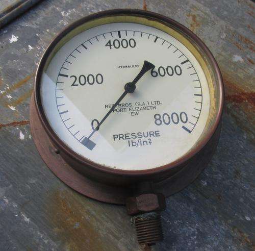 BRASS HYDRAULIC PRESSURE GAUGE