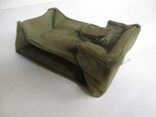 R4 AMMO POUCH