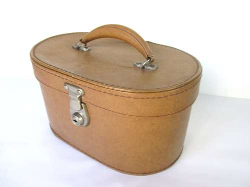 VINTAGE LIGHT BROWN VANITY CASE