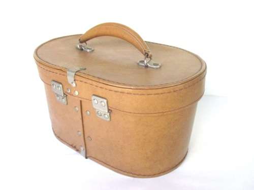 VINTAGE LIGHT BROWN VANITY CASE