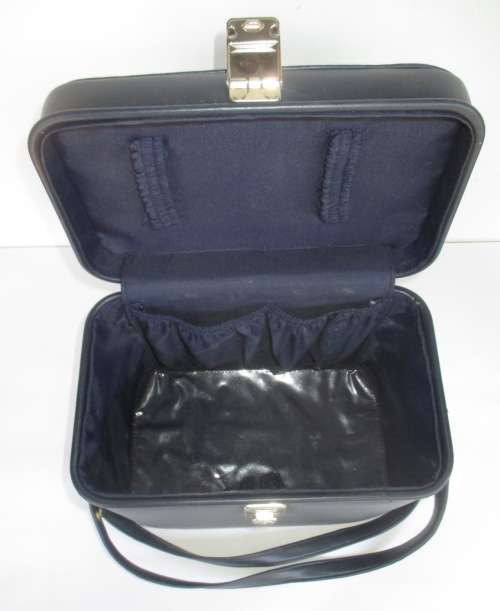 VINTAGE BLUE VANITY CASE