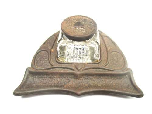 INK BOTTLE WITH PEN REST