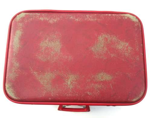 VINTAGE RED SUITECASE