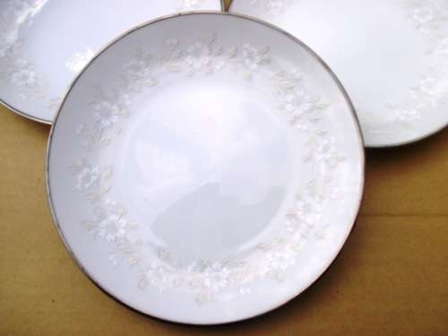 NORITAKE 6901 SIDE/CAKE PLATES  x3