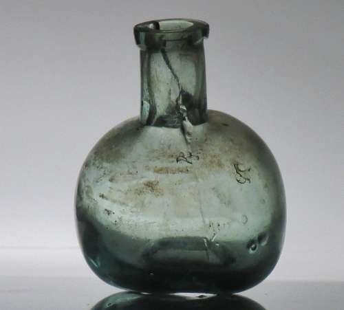 ANTIQUE SMALL PONTIL BOTTLE