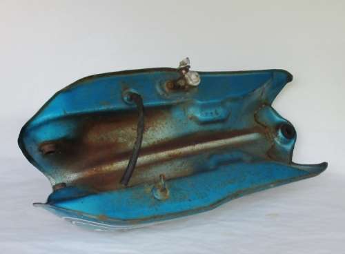 VINTAGE YAMAHA MOTOR CYCLE TANK