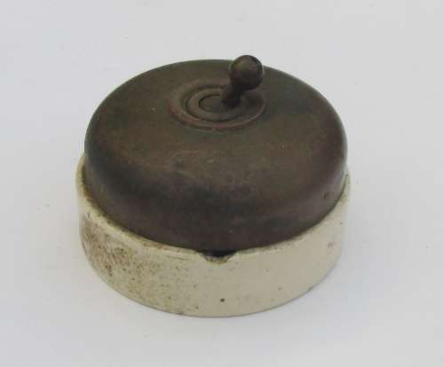 VINTAGE LIGHT SWITCH