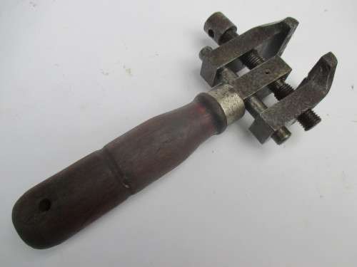 VINTAGE HAND VICE The LS STARETT Co. USA No.85
