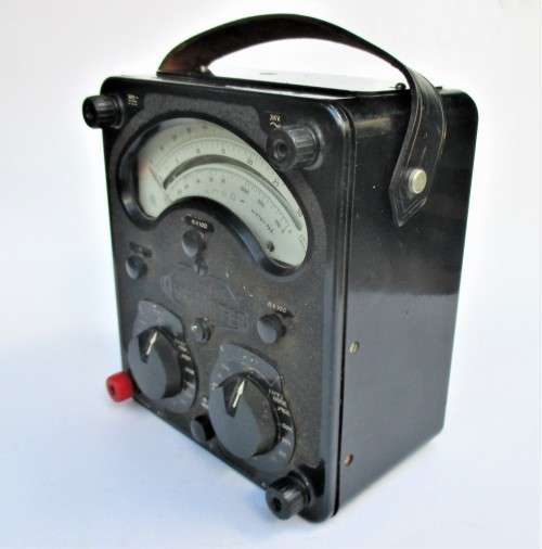 VINTAGE UNIVERSAL AVO METER