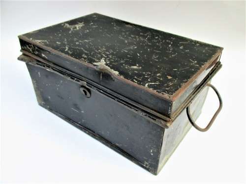 VINTAGE LOCKED MONEY TIN