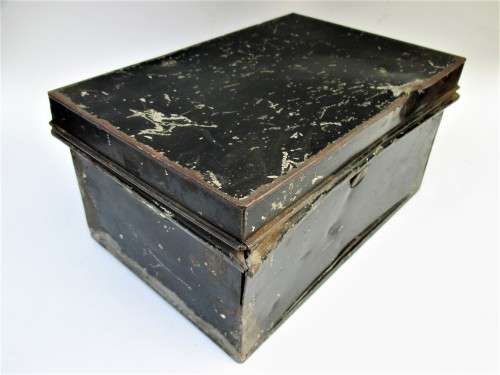 VINTAGE LOCKED MONEY TIN