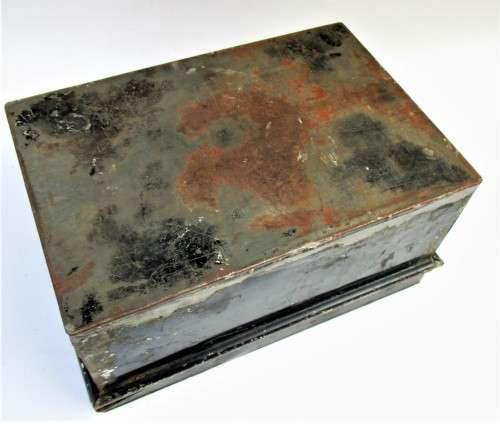 VINTAGE LOCKED MONEY TIN