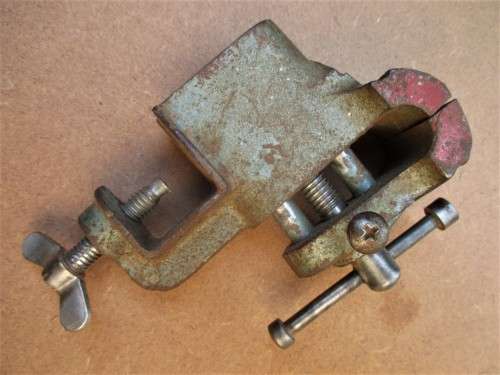 MINIATURE BENCH VICE