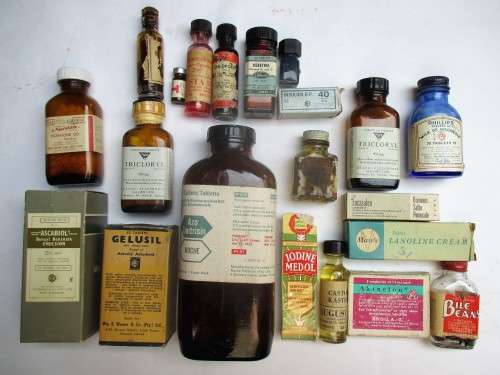 VINTAGE MEDICAL BOTTLE LOT (NTBT)