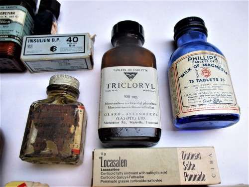 VINTAGE MEDICAL BOTTLE LOT (NTBT)