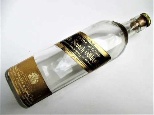 VINTAGE JONNIE WALKER BLACK LABEL BOTTLE
