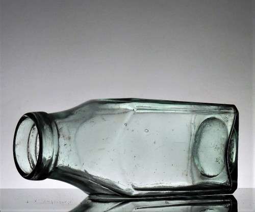 ANTIQUE PICKLE BOTTLE