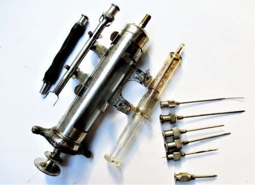 VINTAGE  MEDICAL INJECTION