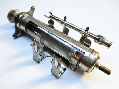 VINTAGE  MEDICAL INJECTION