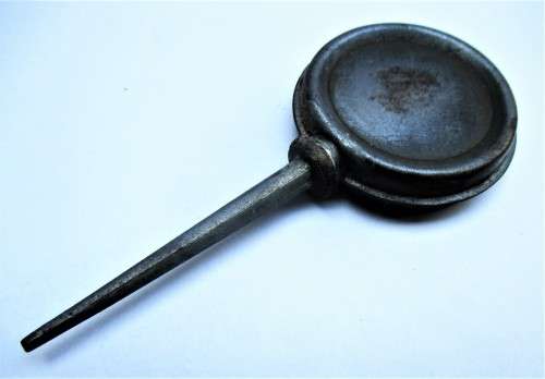 VINTAGE OIL CAN