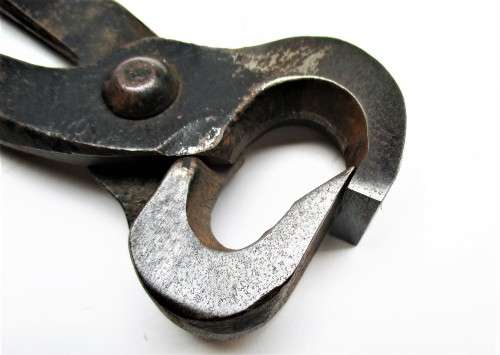 CUTTING/PIERCING BLACKSMITH TONGS