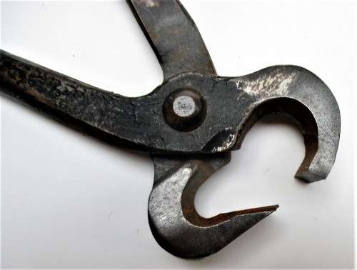 CUTTING/PIERCING BLACKSMITH TONGS
