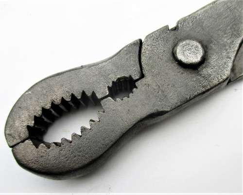 VINTAGE PLIERS