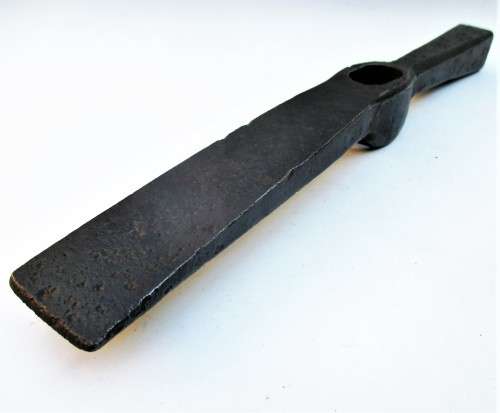 VINTAGE MASONRY HAMMER PICK HEAD