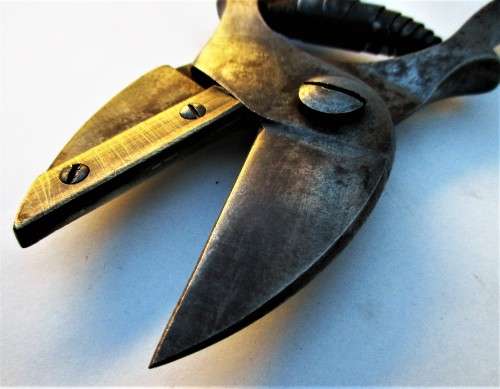 CUTTER WITH ONE BRASS SIDE