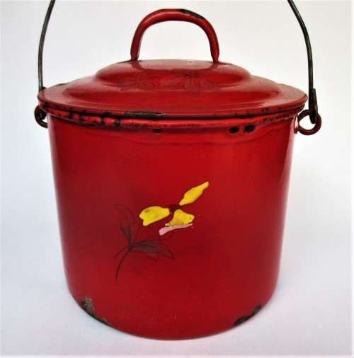 RED ENAMEL CONTAINER