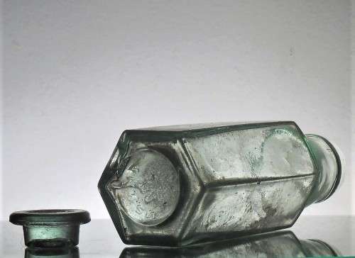 ANTIQUE PICKLE BOTTLE