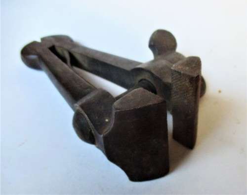 HAND VICE