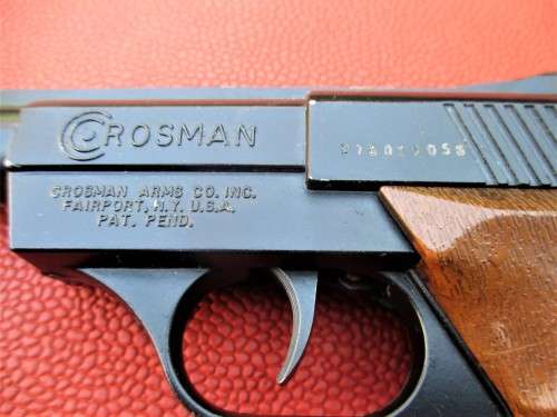 CROSMAN .177 CO2 BB PISTOL (AIR GUN)