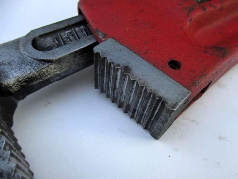 18` MONKEY WRENCH/PIPE WRENCH
