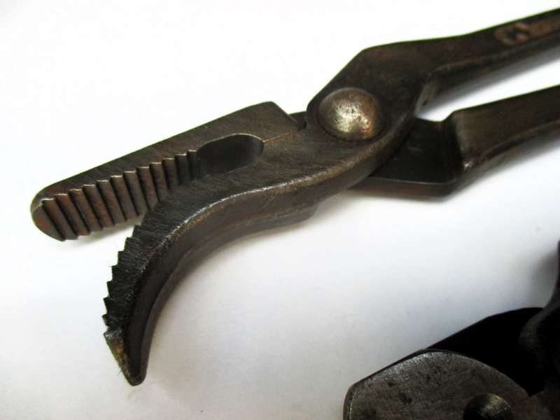 MUSTAD FARRIER TOOLS CLINCHER AND NAIL PULLER