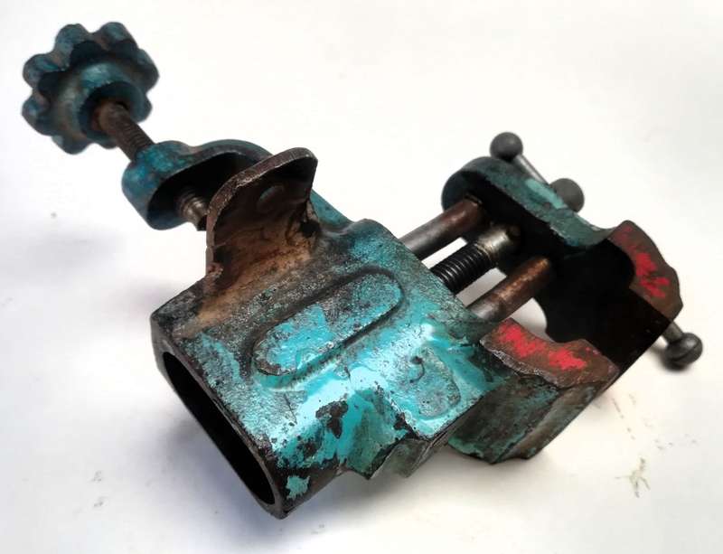 SMALL BENCH VICE