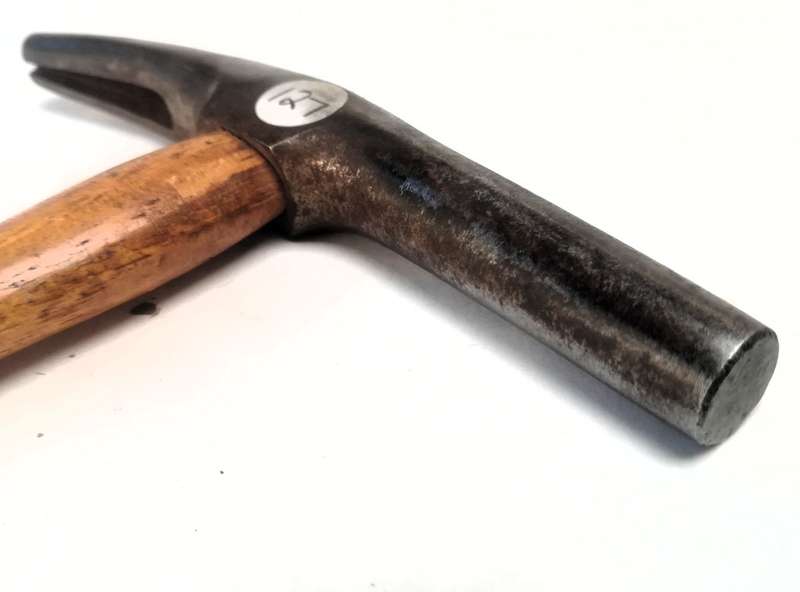 TAG HAMMER WITH HICORY HANDEL