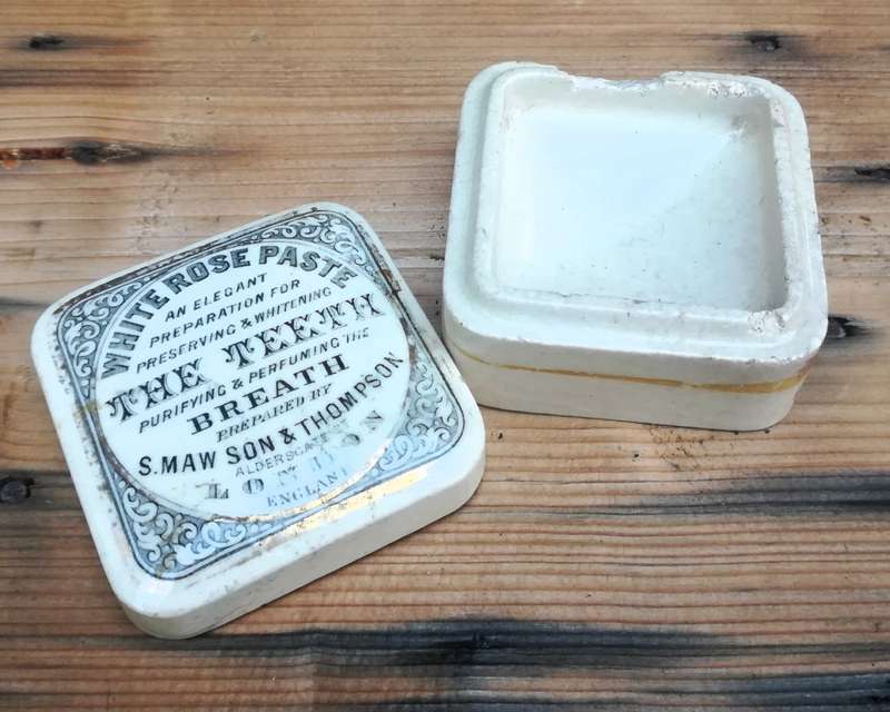 S. MAW, SONS & THOMPSON WHITE ROSE PASTE POT LID