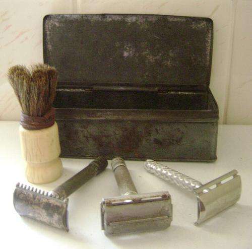 Bone Handle Shaving Brush & 3 Razors in a Tin