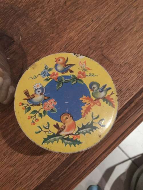 VINTAGE BLUE BIRD CONFECTIONERY TIN DEPICTING THE 4 SEASON