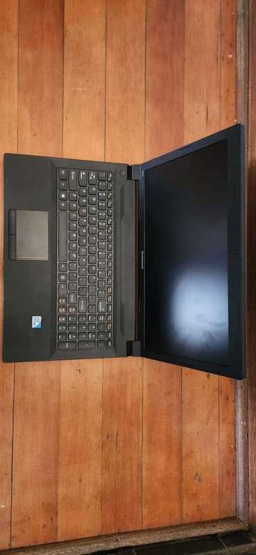 Lenovo B590 model 20206 - cracked display, no hdd or ram