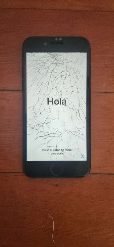 Iphone 7 32gb - cracked screen