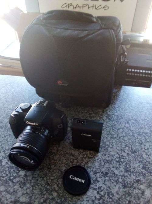 CANON EOS 1100D